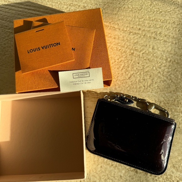 Louis Vuitton - Vernis Key Pouch - Picture 4 of 4